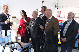 La délégation de l'économie de l'arrondissement de Lahn-Dill à Haiger visite l'entreprise 