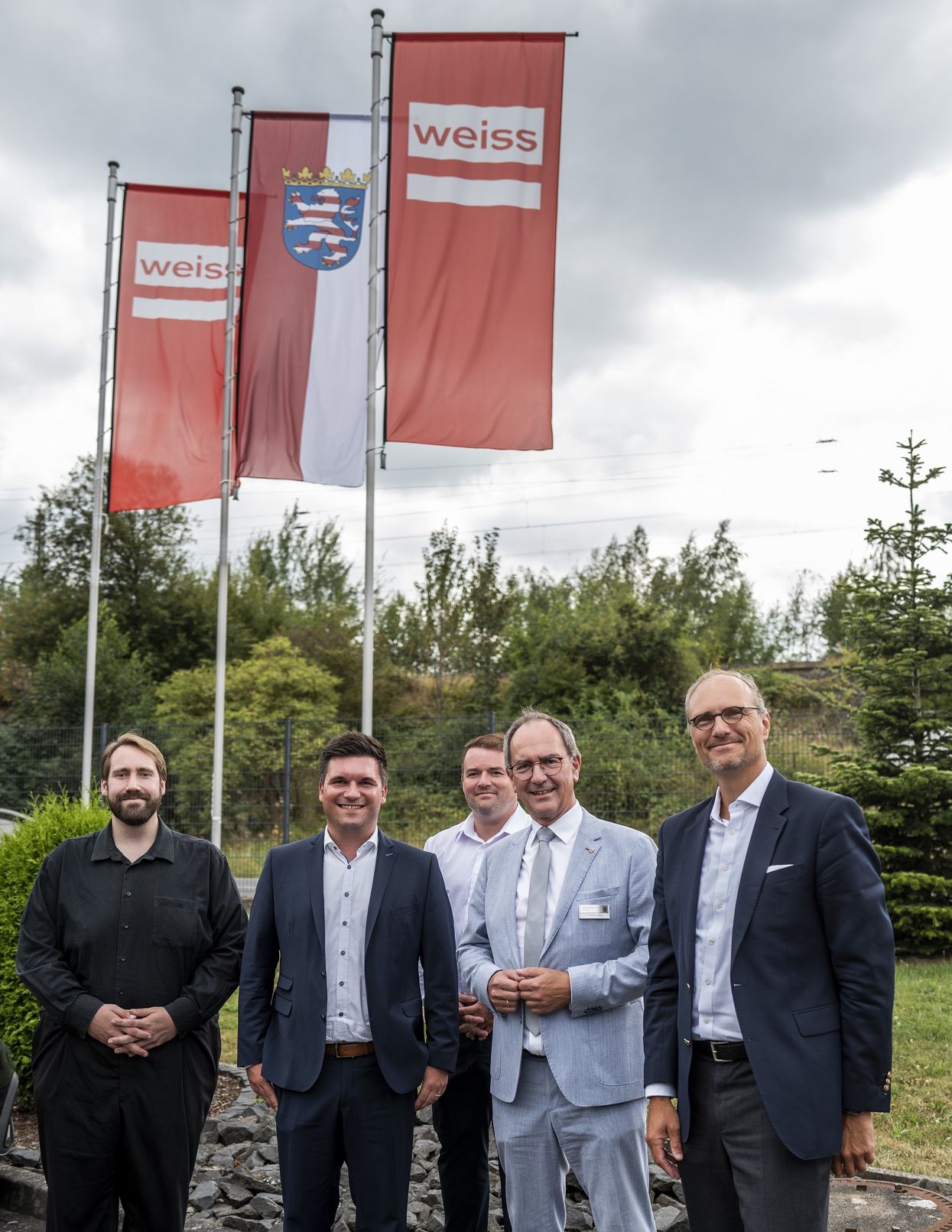 Regierungspräsident Ullrich informiert sich bei der Firma Weiss Chemie + Technik GmbH & Co. KG in Haiger
