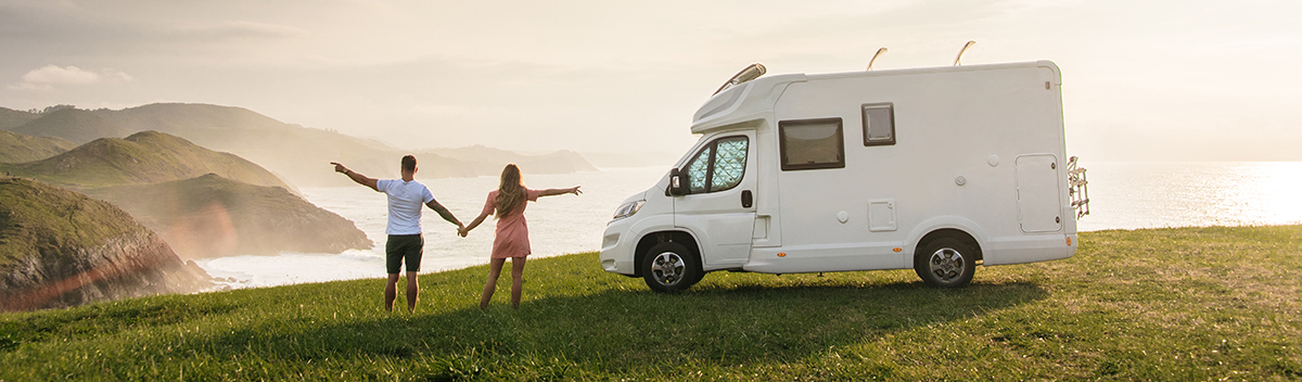 Pegado y sellado en la construcción de caravanas y autocaravanas