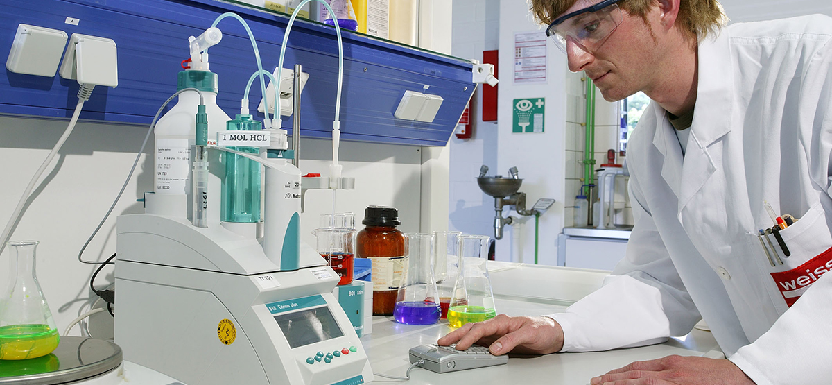  Research & development adhesives in a laboratory